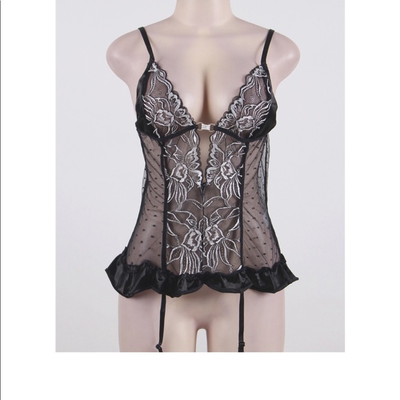 Black lace sexy chemise and panties - Picture 6 of 9